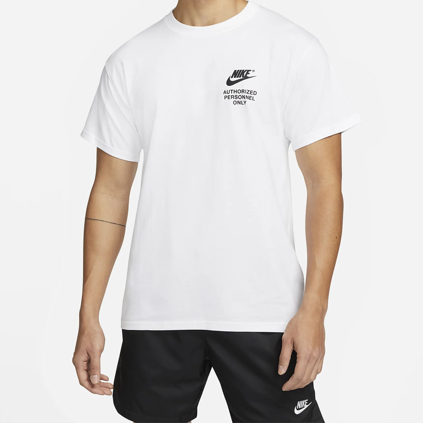 여름티셔츠 나이키 스포츠웨어 남성 티셔츠 흰색면티셔츠  DM6428-100 라운드넥티셔츠